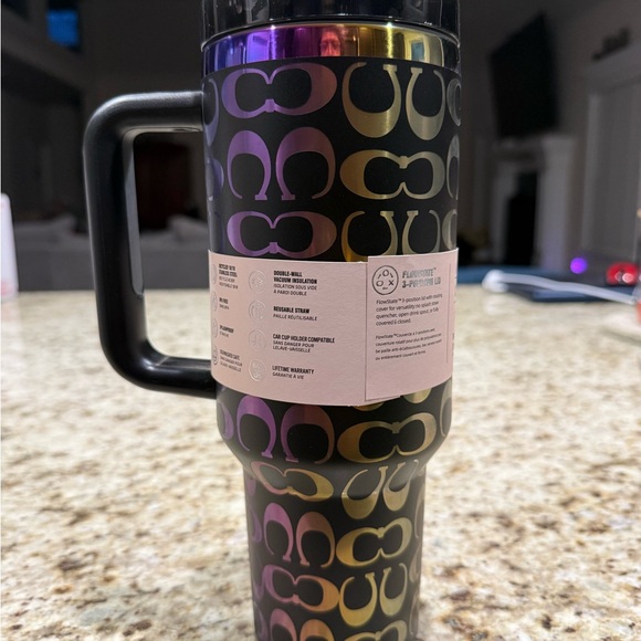 Stanley Quencher H2.0 Tumbler with Black and Iridescent Design - Picture 2 of 3